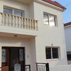 3 Bedroom Semi Detached House Polemidia