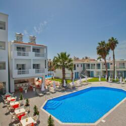 Princessa Vera Hotel Apartments Pool Side