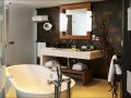 Cyprus Hotels: Londa Beach Hotel - Elite Honeymoon Suite Bathroom