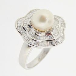 White Gold With Pearl Ring