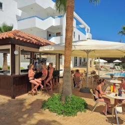 Petrosana Hotel Apartments Poolbar